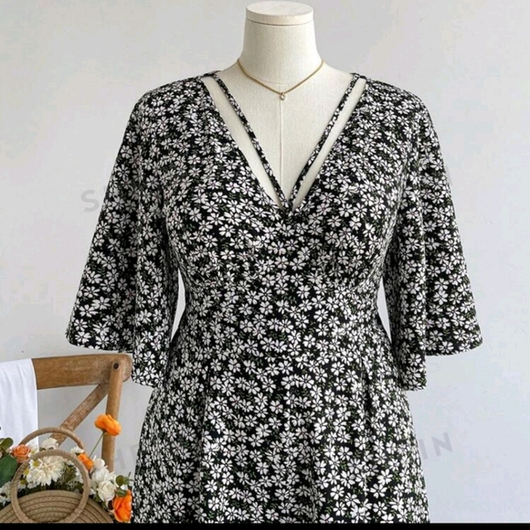 Floral Jumpsuit - Picture 8 of 11